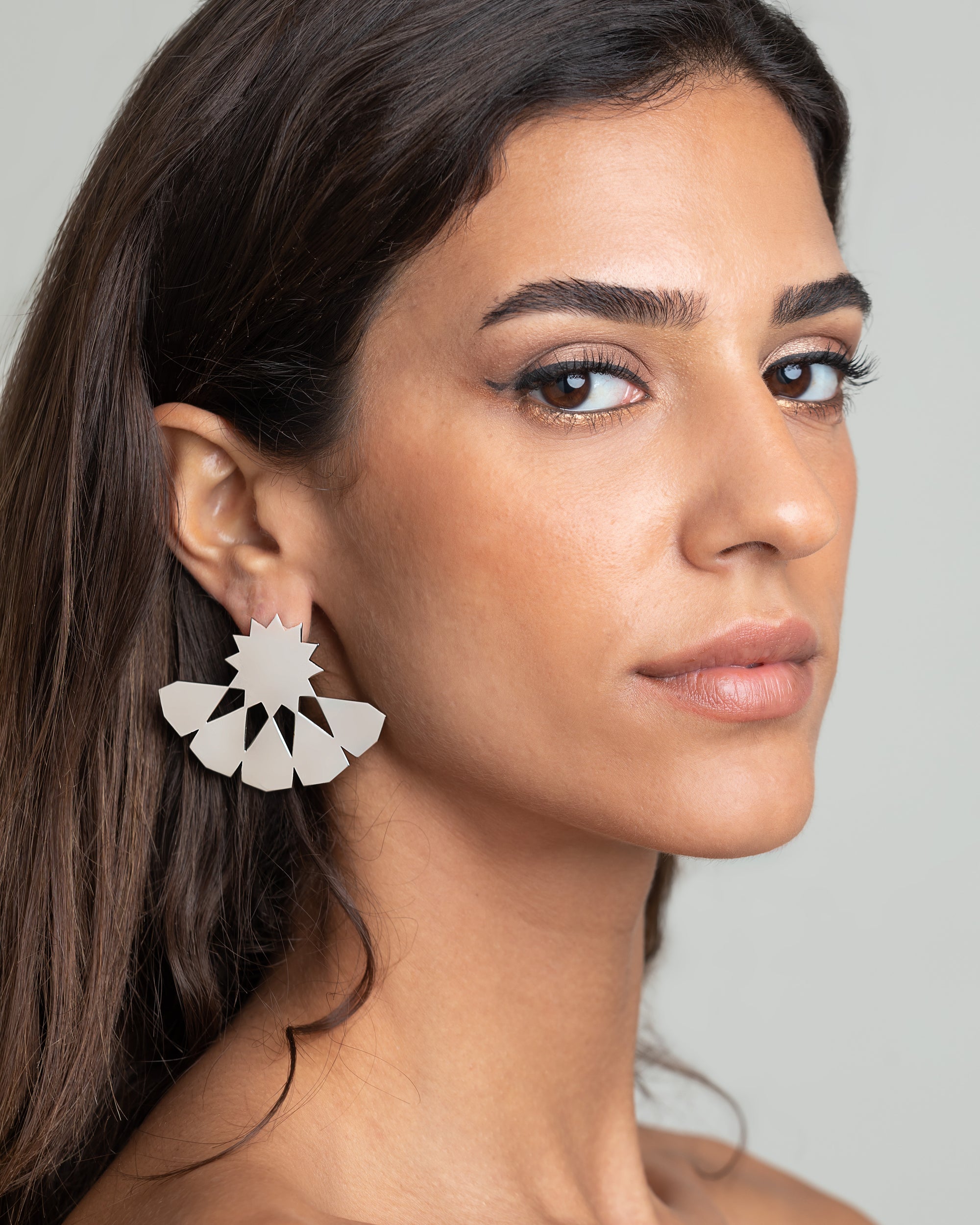 Daisy-Silver