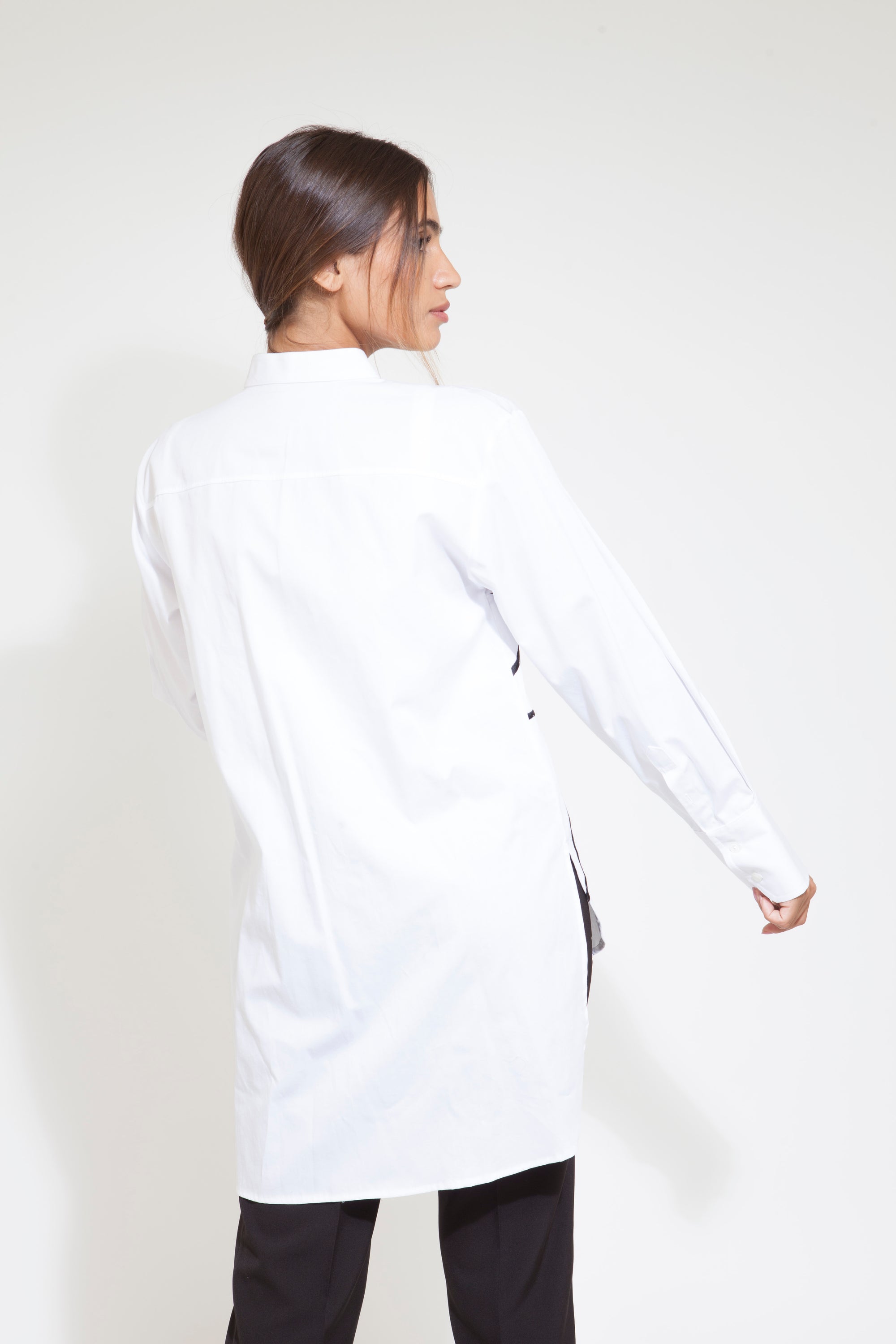 Arabesque Nest Black Shirt