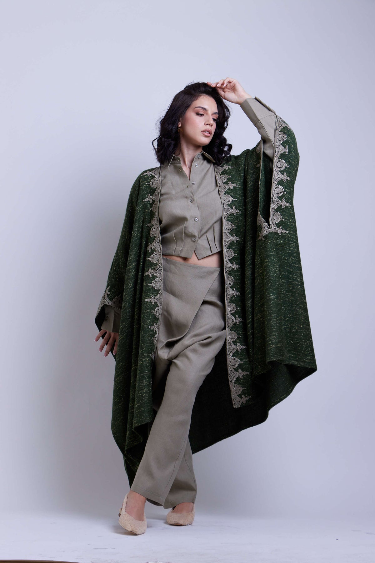 Sultana Cape - Olive