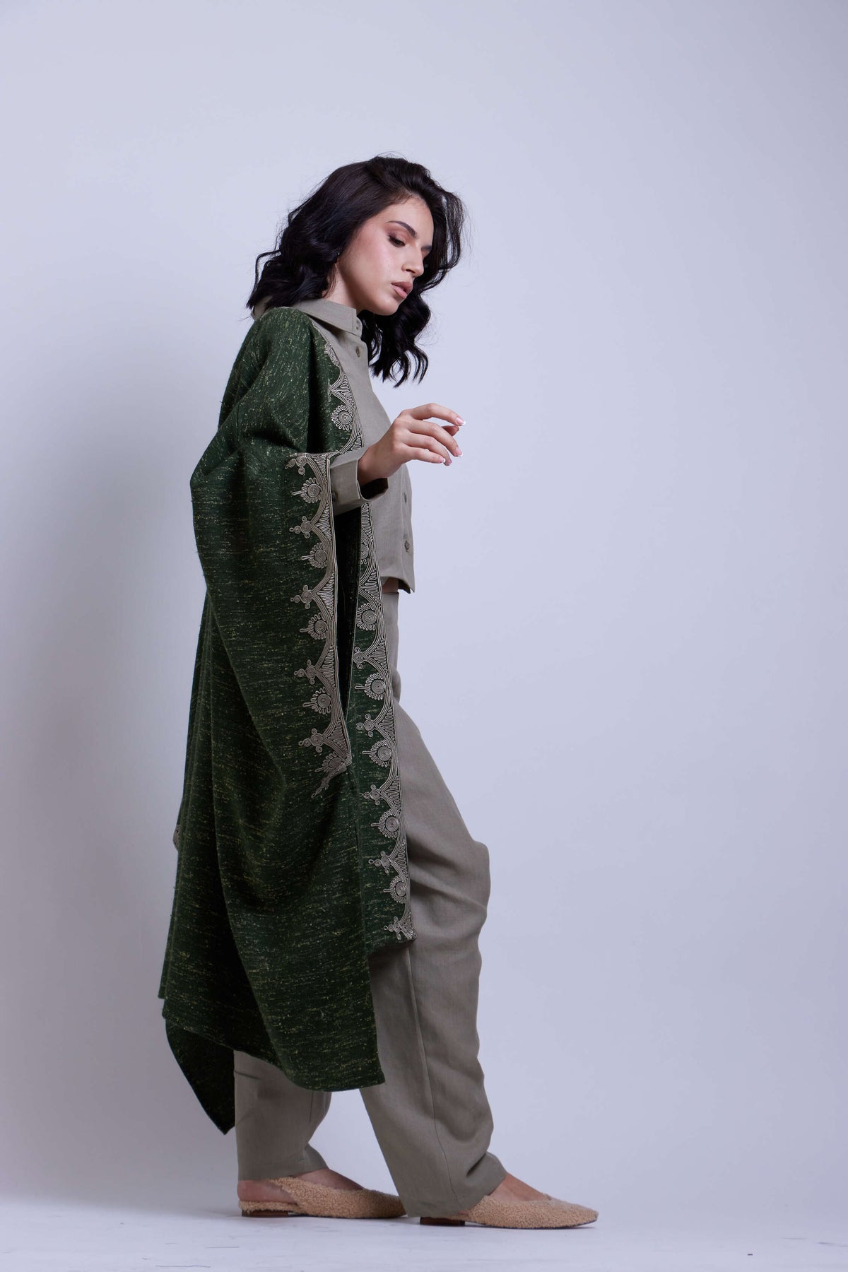 Sultana Cape - Olive
